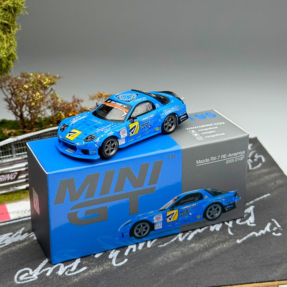 Die Cast Car 1 64 - 미니GT 1:64 마쓰다 RX-7 RE-아메미야 2025